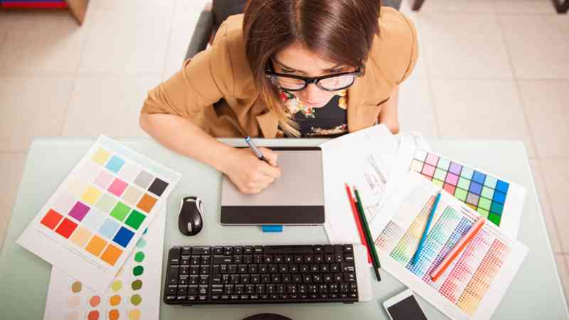 Curso gratuito Tutorial de Adobe Premiere y Adobe Indesign