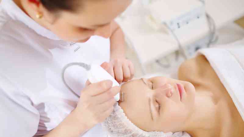 Curso gratuito Técnico Profesional en Cosmetología aplicada a la Estética Decorativa