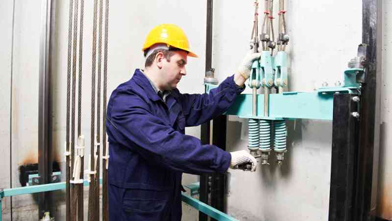 Curso gratuito Técnico en Prevención de Riesgos Laborales y Medioambientales en Instalación de Ascensores (Online)