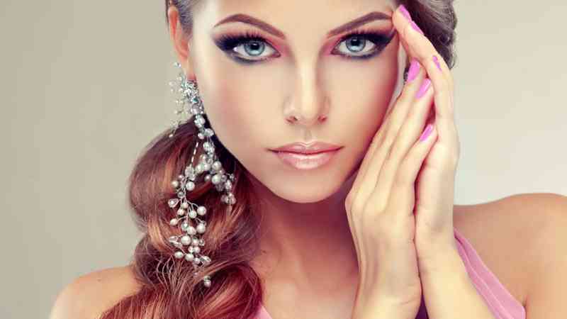 Curso gratuito Técnico en Asesoría de Imagen: Especialidad en Asesoría de Belleza para Fiestas y Grandes Eventos