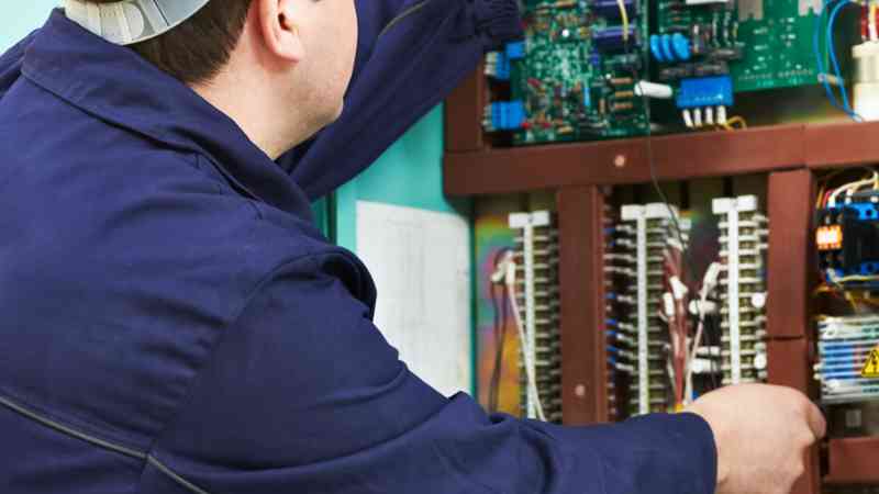 Curso gratuito Técnico en Prevención de Riesgos Laborales en Electricidad y Electrónica (Online)